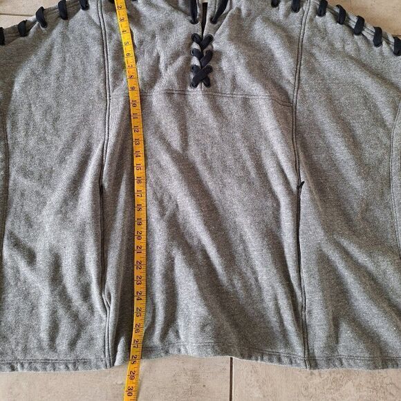 Jonathan Simkhia powerten by  Carbon 38 Grey Poncho  (one size) - Picture 6 of 7